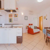 Отель Mari - sea View Apartments - A2 Iva, фото 4