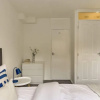Отель Lovely 4 Bed House w Garden, 1 Stop to Waterloo, фото 28