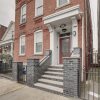 Отель Comfy Bayonne Townhome ~ 11 Mi to NYC Attractions, фото 1