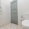 Отель RedDoorz Syariah @ Jalan Tjilik Riwut, фото 9