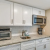 Отель Seacrest 201A is a Studio w/Kitchenette on the Gulf by RedAwning, фото 4
