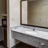 Отель Quality Suites Baton Rouge East - Denham Springs в Уокере