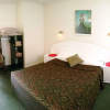 Отель A & A Lodge Motel Emerald, фото 2