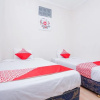 Отель OYO 1112 Comfitel Siwalankerto AA4, фото 16