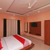 Отель OYO 18469 Hotel Hmvr, фото 17