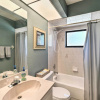 Отель Modern House < 5 Miles to Port Charlotte Beach!, фото 8
