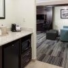 Отель Hampton Inn & Suites Omaha-Downtown, фото 47
