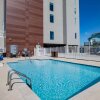 Отель La Quinta Inn & Suites by Wyndham Galveston North at I-45, фото 15