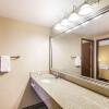 Отель Quality Suites Milwaukee Airport, фото 8