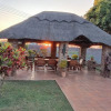 Отель Room in Villa - Zambezi Family Lodge - Leopard Room, фото 9