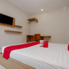 Отель RedDoorz near Ahmad Yani Airport, фото 5