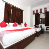 Отель OYO 11623 Hotel Shiva Palace, фото 3