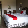 Отель RedDoorz Premium @ Lido Sukabumi, фото 38