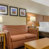 Отель Comfort Suites Hanes Mall, фото 39