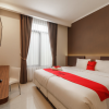 Отель RedDoorz Plus near Lippo Mall Kemang 2, фото 10