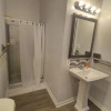 Отель Premium Suite private bathroom w full house amenities rm 5, фото 4