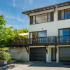 Отель Town Centre Location With Stunning View - Unit 1, фото 1