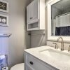 Отель Townhome w/ Outdoor Shower < 1 Mile to Downtown, фото 9