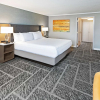 Отель DoubleTree by Hilton Tulsa - Warren Place, фото 3