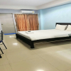 Отель OYO 75506 Ratchapruek Apartment Suphanburi, фото 7