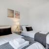 Отель WelcomeStay Tooting Broadway 3 Bedroom Apartment, фото 6