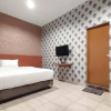Отель Reddoorz Plus @ Jalan Letda Sujono Medan, фото 7