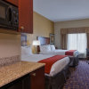 Отель Holiday Inn Express Hotel & Suites Salina, фото 15