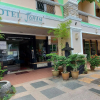 Отель Johan Travellers Lodge, фото 1