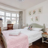 Отель Headington Orchard - 3 Bedroom House Parking Garden, фото 3