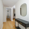 Отель Modern 2BR + 100 Walkscore | Theatre District | Evonify, фото 7