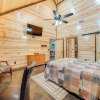 Отель Broken Bow Cabin w/ Hot Tub, Near Choctaw Casino!, фото 3