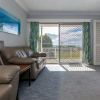 Отель Castaways Unit 1, 17 Shoal Bay Road, фото 2