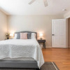 Отель Escape to a Restored 1920s East Waco Bungalow, фото 4
