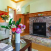 Отель Beautiful, Quiet 3BR in Posh Kitsilano, фото 2