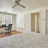 Отель Charming Cottage w/ Deck - Walk to Skaket Beach!, фото 4