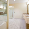 Отель Holiday Inn Express & Suites - Interstate 380 at 33rd Avenue, an IHG Hotel, фото 10