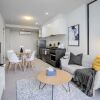 Отель Stunning 2 Bed On Collins With Pool In Southern Cross в Мельбурне