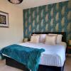 Отель 3 Bedroom Aprtmt at Sensational Stay Serviced Accommodation Aberdeen- Froghall Avenue, фото 4