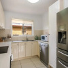 Отель Contemporary 2 Bedroom Beachfront Apartment, фото 6
