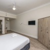 Отель Cape Legacy - Stunning Deluxe Studio Suite, фото 2