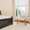Отель 3 Bedroom House in Holland Park, фото 8