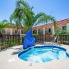Отель Clarion Inn & Suites Central Clearwater Beach, фото 17