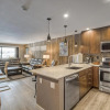 Отель Condo - Walk to Gondola, Sleeps 7, фото 7