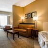 Отель Comfort Suites Jonesboro University Area в Джонсборо