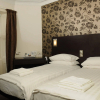 Отель West End Hotel - Hostel, фото 5
