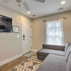 Отель Updated Savannah Apartment - Walk to Forsyth Park!, фото 3