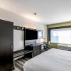 Отель Holiday Inn Express & Suites Jersey City North - Hoboken, an IHG Hotel, фото 4