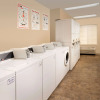 Отель WoodSpring Suites Topeka, фото 8