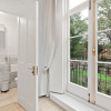 Отель Refined, Light 1 Bed Apt w Balcony in Brixton, фото 8
