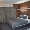 Отель Riviana Motel в Дениликуине